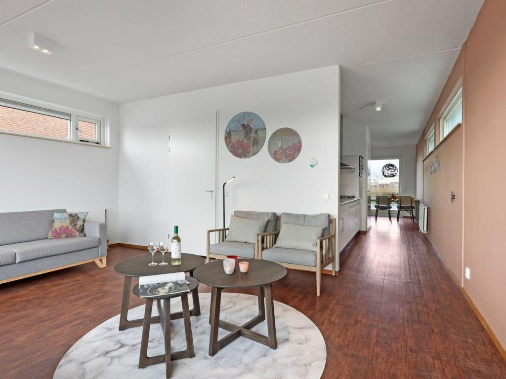 Luxury 4-Person Residence In The Holiday Park Landal Esonstad Anjum Chambre photo